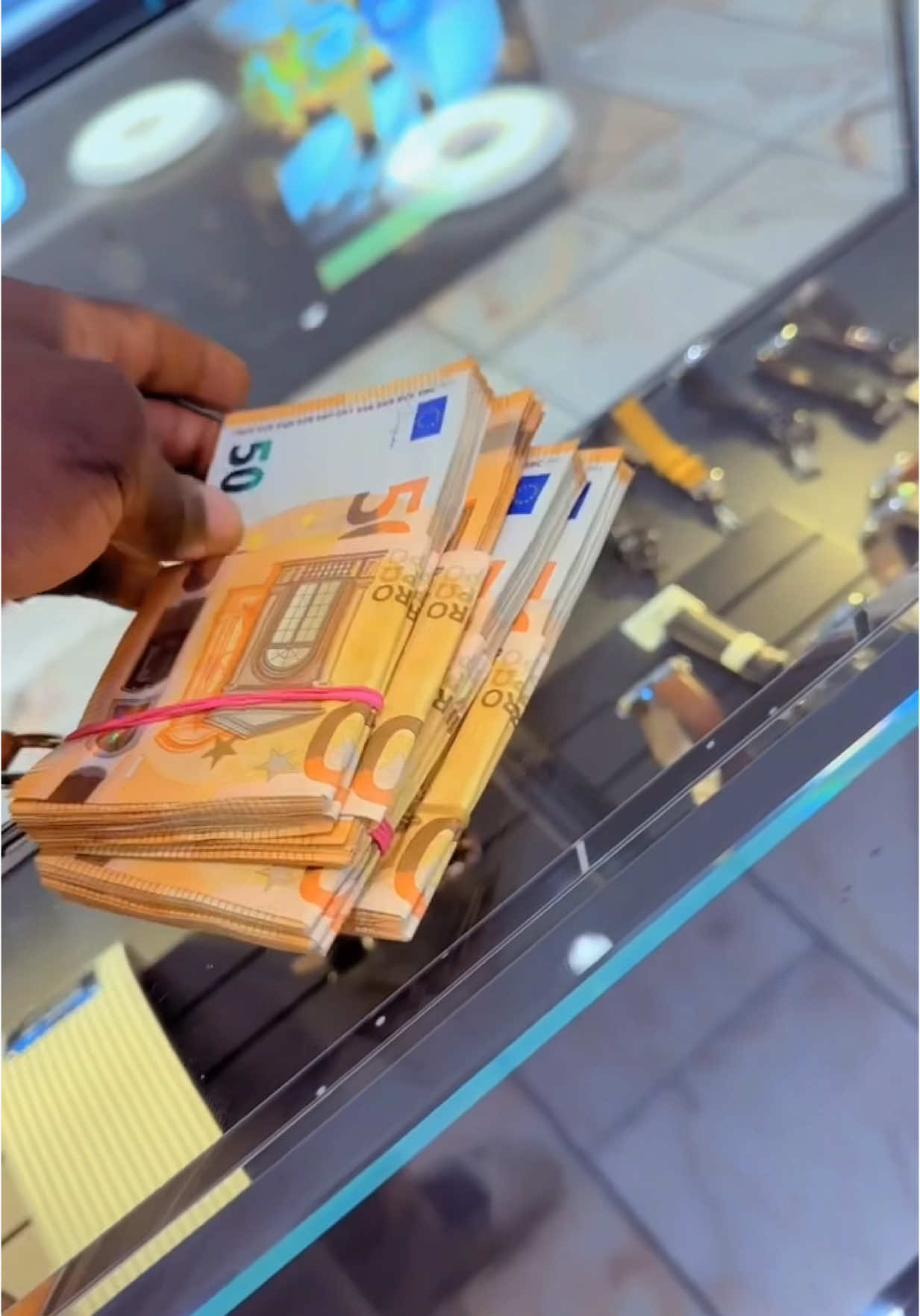 Shopping Time 🥂 #viral #pourtoi #fyp #watch #page #trend #money 