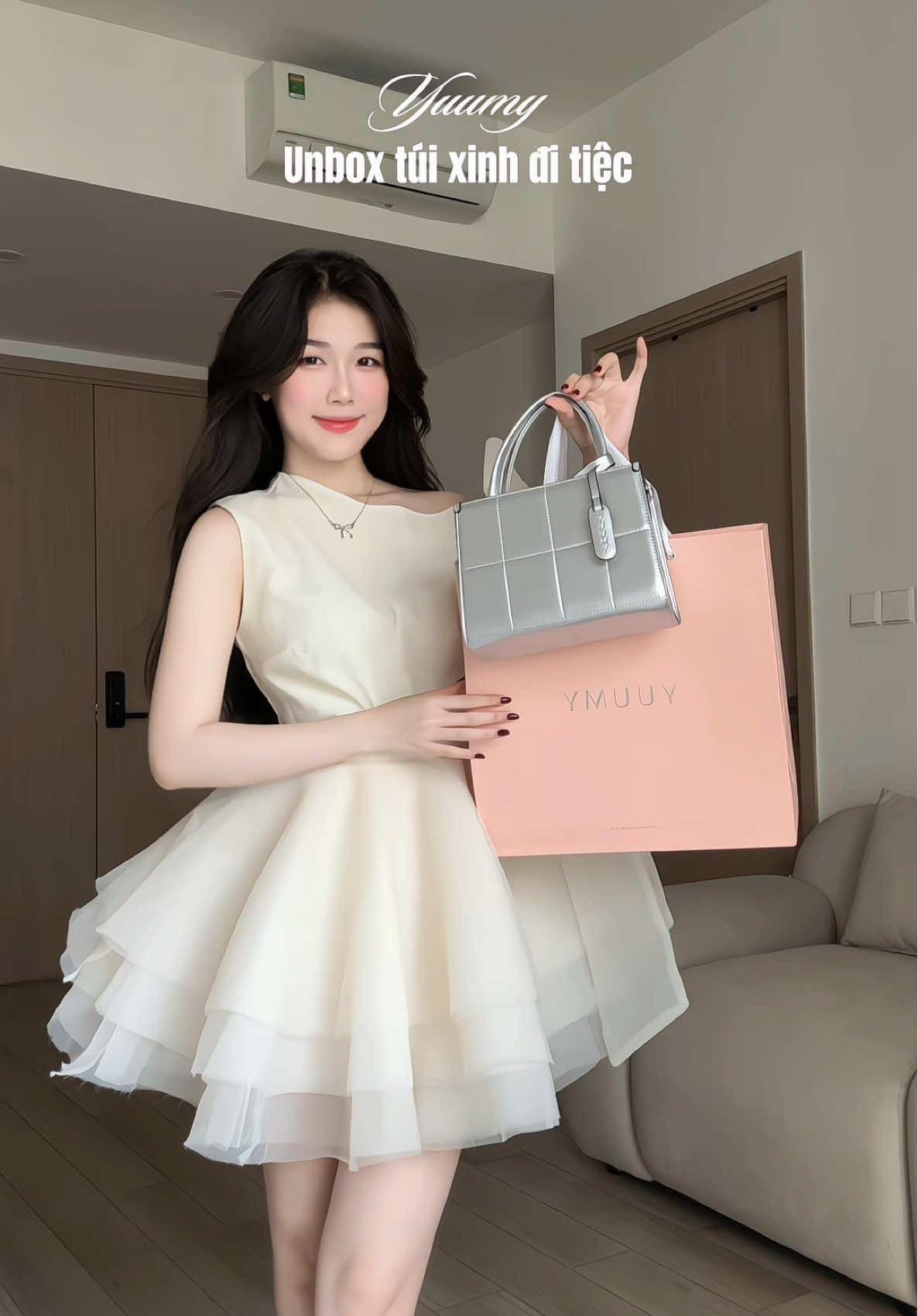 Túi đi tiệc gì chưa mí nàng 💃🏼 @Yuumy #outfit #OOTD #viral #fyp #xuhuong #goclamdep #phoidoxinh 