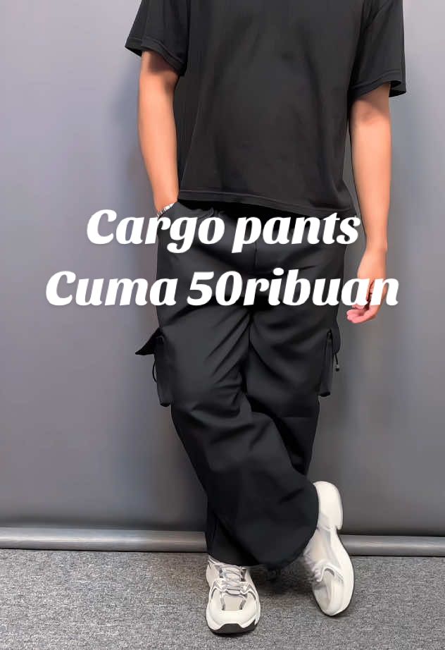 Membalas @cah_gatel yg dipake standart bb 55 tb 168 ✌️ Celana gombrong cargo sekeren ini cuma 50ribuan, cek dikeranjang🤩✌️#celanacargo #cargopants #celanagombrong #celanapria 