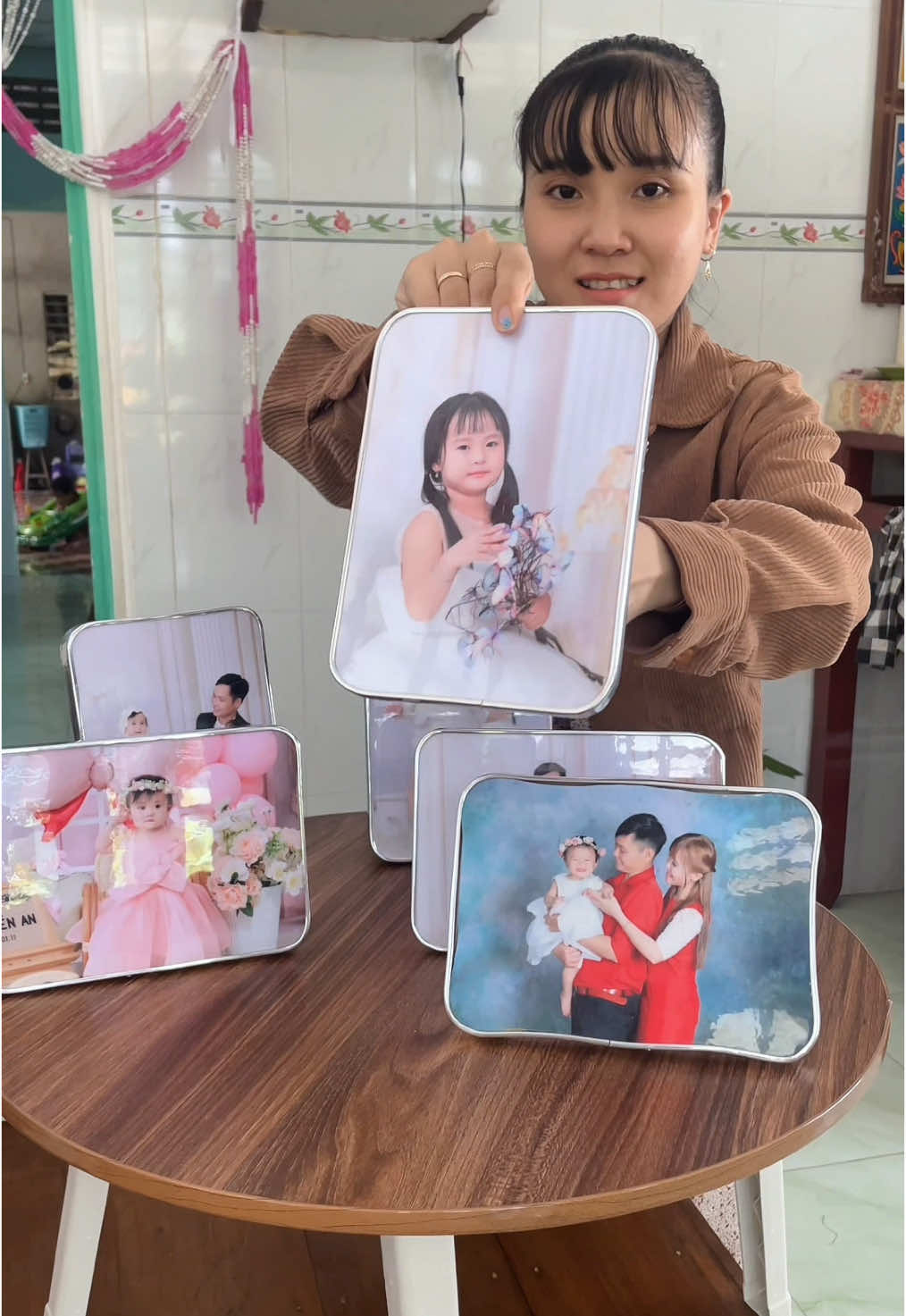 Rửa ảnh qua điện thoại hình vừa rẻ mà rõ nét nữa mấy bà ơi. Đang còn giá rẻ kia tranh thủ đặt nhe #ruahinhgiare #ruaanhtudienthoai #trucphuong98 