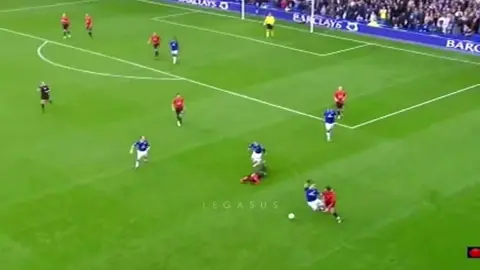 Đôi chân anh vẫn đứng vững tới tận bây giờ#football#soocer#xuhuongtiktok#fypシ゚#PremierLeague#cristianoronaldo#cr7#ronaldo#manchesterunited