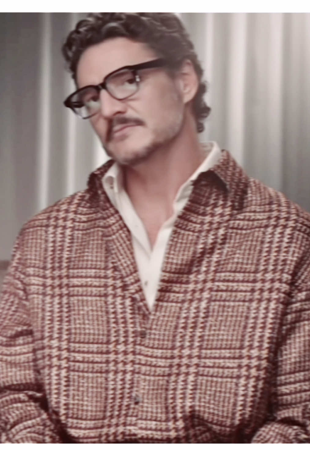 Muevete pls he’s mine ᖭི༏ᖫྀ #pedropascal #thelastofusedit #aftereffectsedit #tlou #joelmilleredit #thelastofus #pedropascedit Original content.  vsdt @heartpedro  dt @Kalyn 🌌 @𝙀𝙢 ✦ @kl𝒂r𝒂 @ᴅᴠᴏʀᴀᴇᴘ @c.qunkz @jade ۶ৎ @𝒥𝑜𝑒𝓁𝓈𝓅𝓊𝓃𝓀 ᖭི༏ᖫྀ 