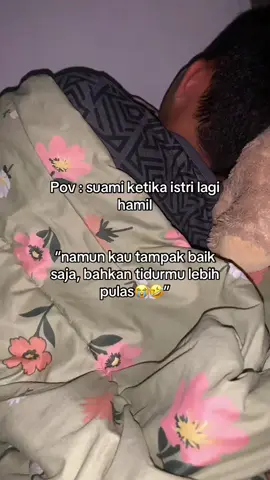 mau bangunin tapi kasian paksu besok kerja😭. #fyp #beranda #bumil #pregnancy #masukberanda #videofyp #viralvideo #xyzbca #fypシ゚ #pasutri 