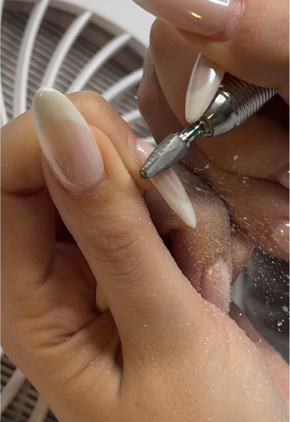Schreibt in die Kommentare, wobei ihr noch Probleme habt! Let‘s help each other 🤍 #nägelselbermachen #nägelmachen #nageldesign #nails #nailtech #beginnernailtech #manicure #creatorsearchinsights #fyp #fy #foryou #fürdich 