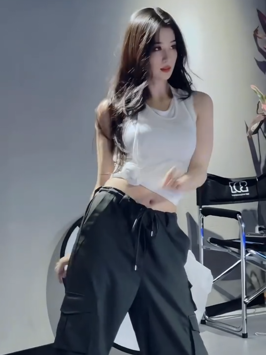 RanRan dace to  Seoul City song by #jenniekim  omgg 😭😭😭😭😭 #wangchuran #หวังฉู่หรัน #trending 