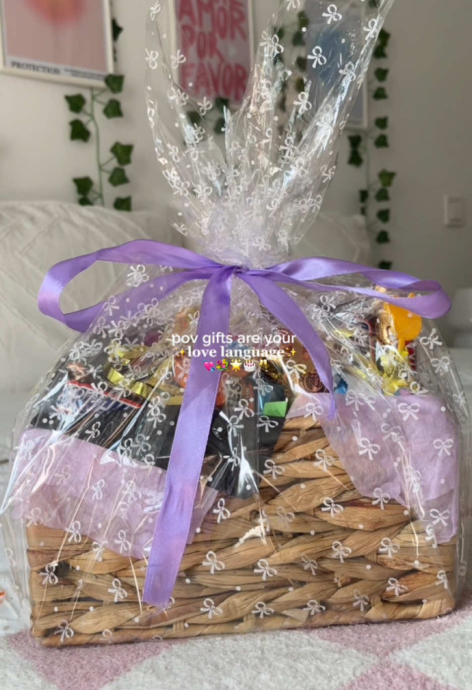 What do u think? 🫶🏼 #gift #giftideas #giftbasket #sweet #sweettreats #birthday #birthdaygiftideas #inspo #inspiration #realistic #motivation #Aesthetic #cleangirl #thatgirl #byymarga 