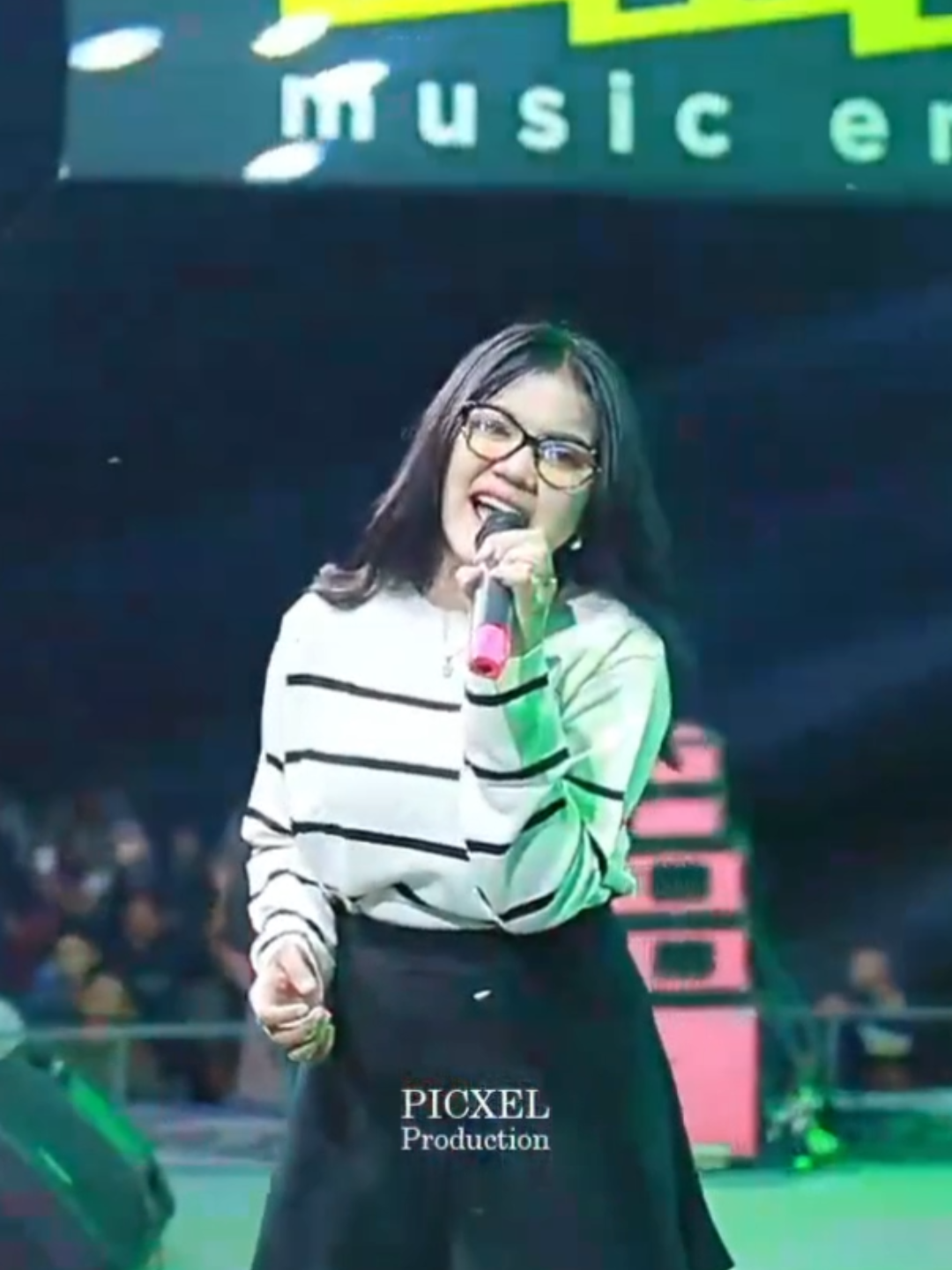 @Dindateratu  #lalunamusicentertaiment #taksangguplagi #dindateratu #picxelproduction 
