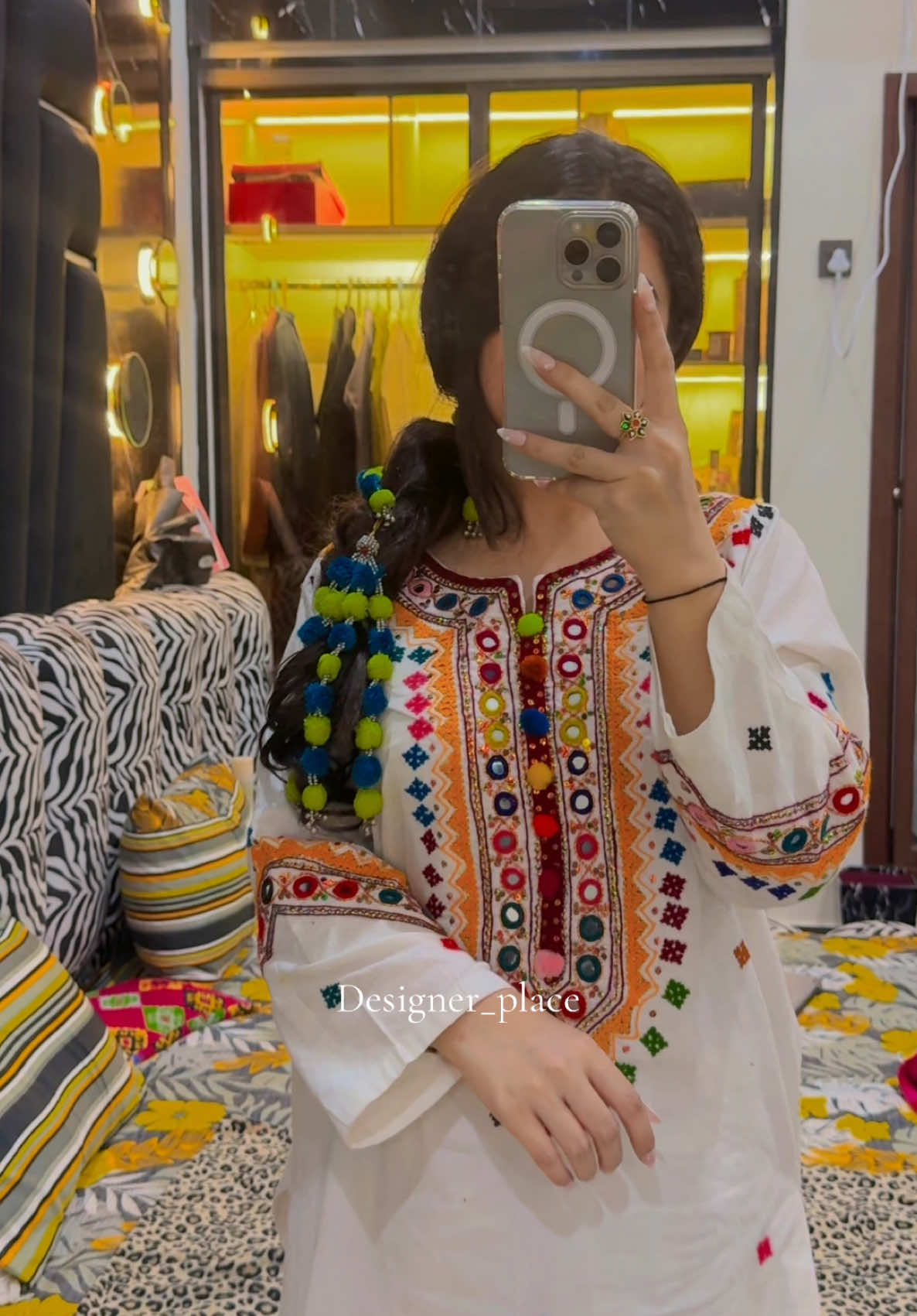 A beautiful sindhi hand embroided dress🤍 for order dm on insta🫶🏻  #foryou #foryou #foryoupage #foryoupage #plztiktokdontunderreviewmyvideo #unfreezemyacount #instagram #designerplace 