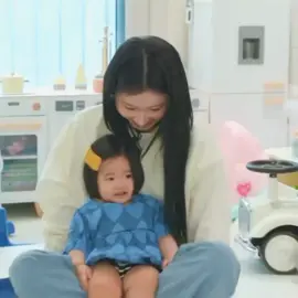 Chaeryeong's future kid will be living the soft life #chaeryeong #itzy #fypageシ♡ #fyppppppppppppppppppppppp 
