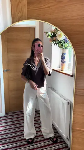 Styling linen trousers 🤎 #linenpants #styling #OOTD #fyp #outfit #fashion 