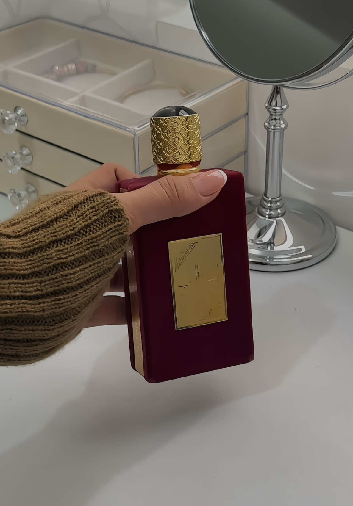 Obsessed with ameerat al arab perfume #perfume #perfumetiktok #ameeratalarab #ameeratalarabperfume 
