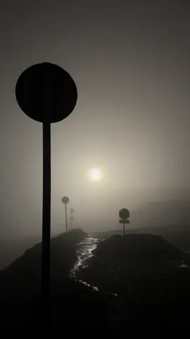 Kondisi lagi kabut saat shift malam🌒 #beranda #tambangnikel #creatorsearchinsights #sorowako #ptvaleindonesia #siapataufyp #fyp #tiktok 