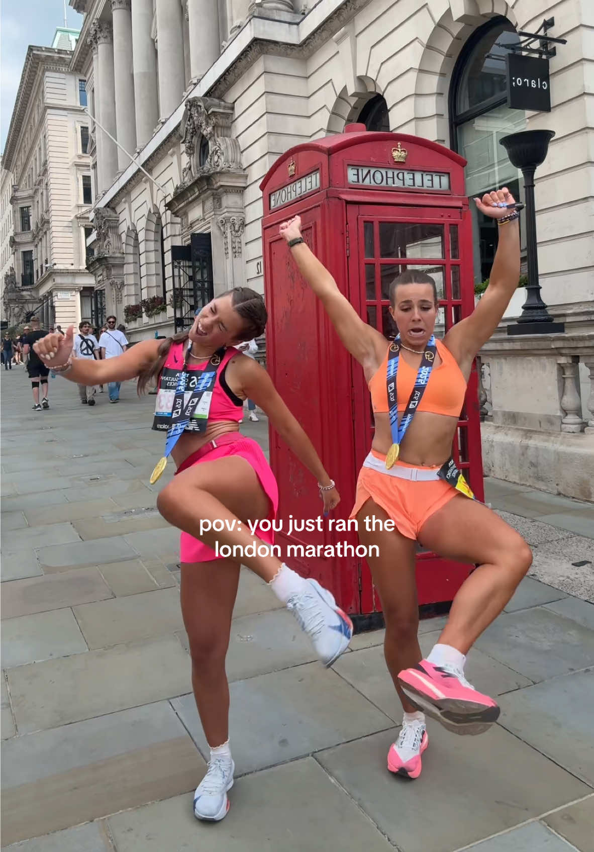 how we are moving in this i don’t know😂 #runner #runnerstiktok #londonmarathon #london #raceday 