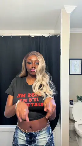Mood cause it’s my birthday tommorow😝#birthdaygirl #tiktoknigeria🇳🇬 #viralvideos #blowthisupforme #fyp  #CapCut#trendingsong #daydance @Darkoo 