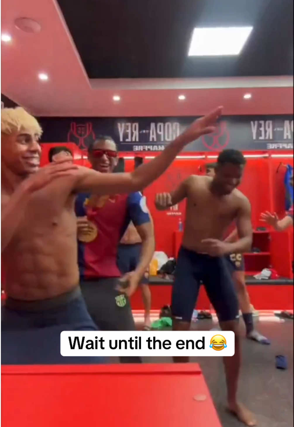 They gave up on trying to get Dani Olmo to #dance and went to Kounde 😂 (via @Alejandro Balde) #lamineyamal #barcelona #futbol #football 