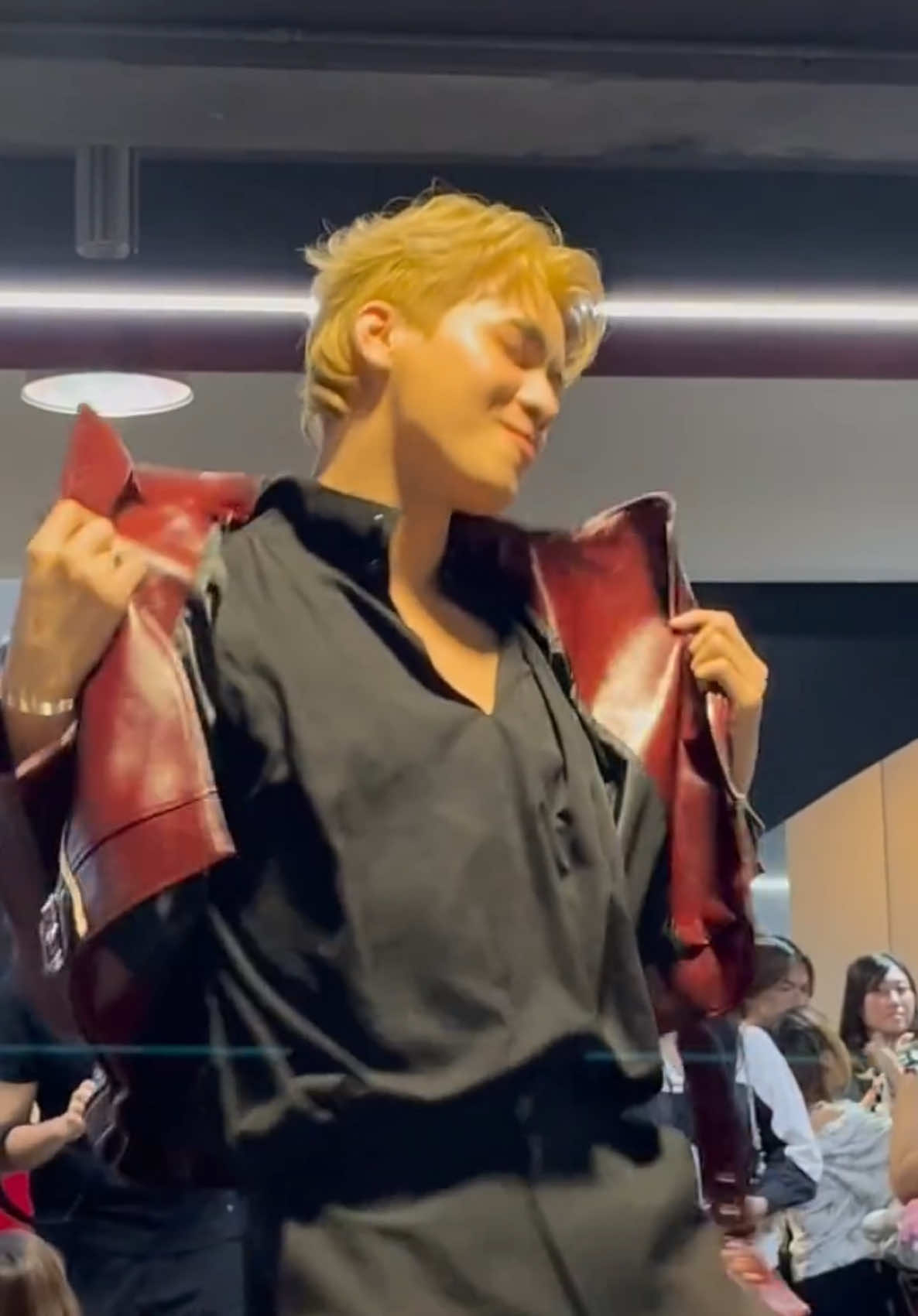 Nhỏ nhảy Baby Tee thấy muốn nựng liền há 😂 #smartboom #smartchisanupong #csnp_21 #bxxmrvw #boomraweewit #topform #topformtheseries 