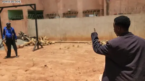 Un civil comme ça 😄😄🤦‍♂️