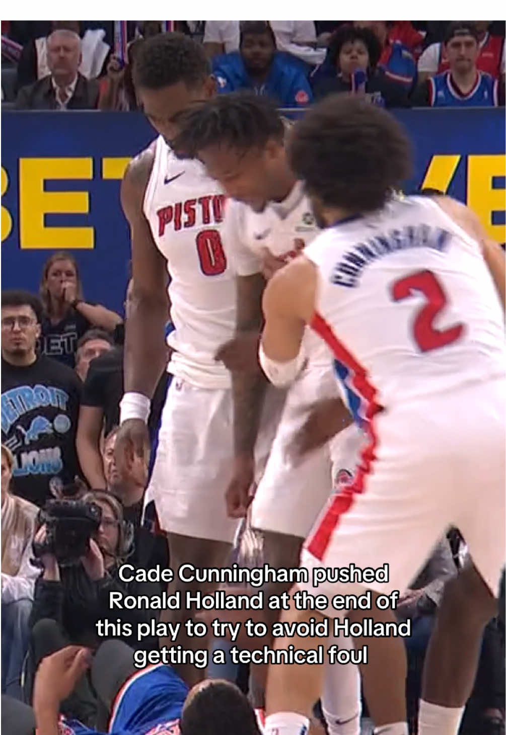 #CadeCunningham and #TimHardaway keeping their rookie teammate in check #NBAplayoffs #basketball