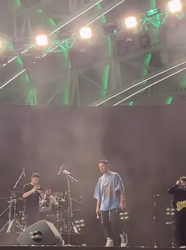 Atif aslam in dubai global village #foryou #tiktok #dubai #music #atifaslam #globalvillege #viral #fyp 