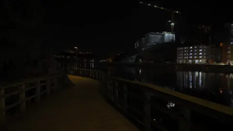 وكأن الوقت في بعدك واقف ما بيمشيش!؟  #حسين_الجسمي  #اغنيه #استوريهات #music #حلات_واتس 