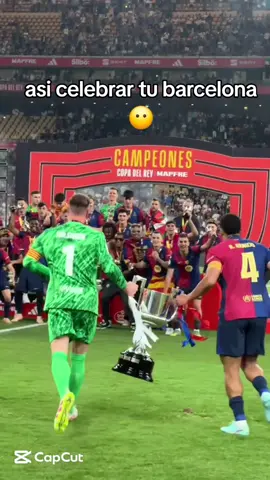 Lá diferencia en tu equipo y el Mio🤍💜👑 #halamadrid #campeondechampions #barcelona 