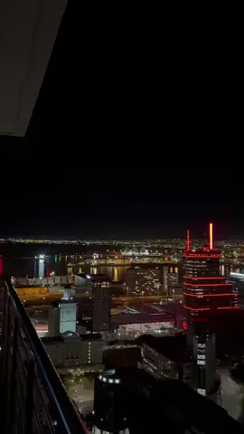 Night View of Cape Town City Center🇿🇦#fyp #viralvideos #viralditiktok #viralvideos @Trip.com @Cape Town & Culture 