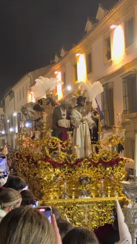 El señor de la Humildad y Paciencia saliendo de la catedral. #semanasantacordobesa #Viral #cordoba #pazyesperanza @Salud de Córdoba 