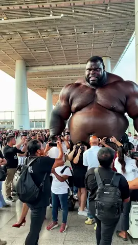 #trending #giant #bodybuilder #viralvideo #foryoupage #growmyaccount #unfreezemyaccount #1millionviews #viraltiktok #tiktok?usa #fyp #fypシ 