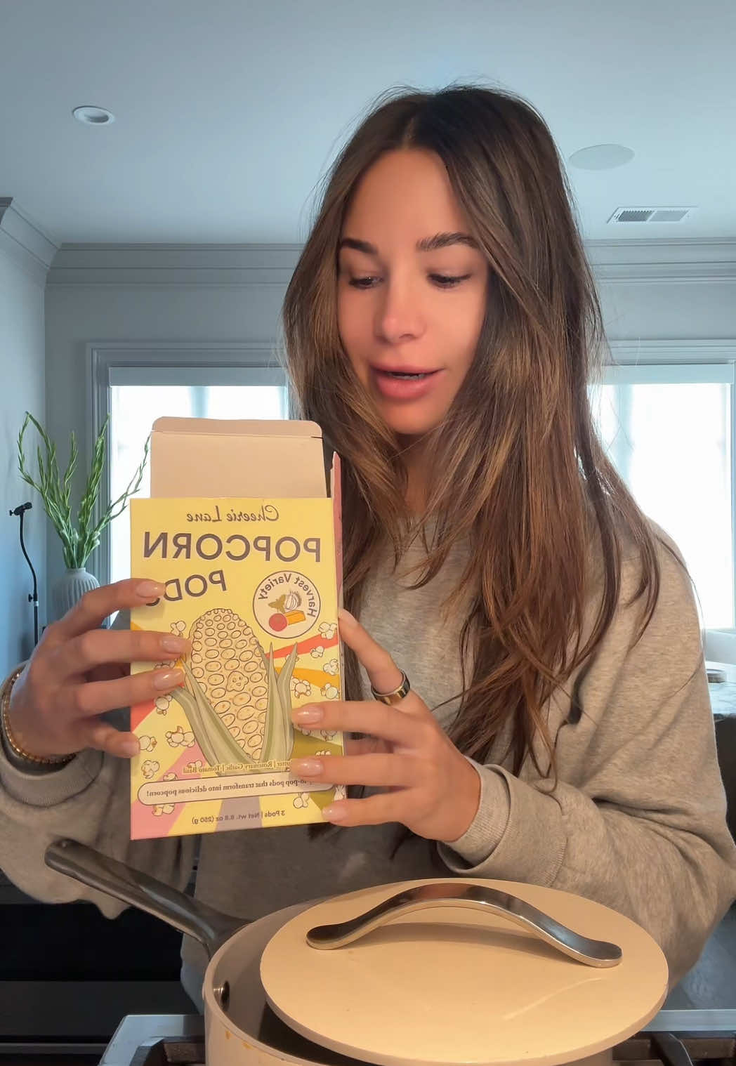 Sunday rot requires popcorn.. trying the popcorn pod by @cheerielane 🍿  #popcorn #sunday #homemadepopcorn #butteredpopcorn #movietheaterpopcorn #snack #glutenfree 