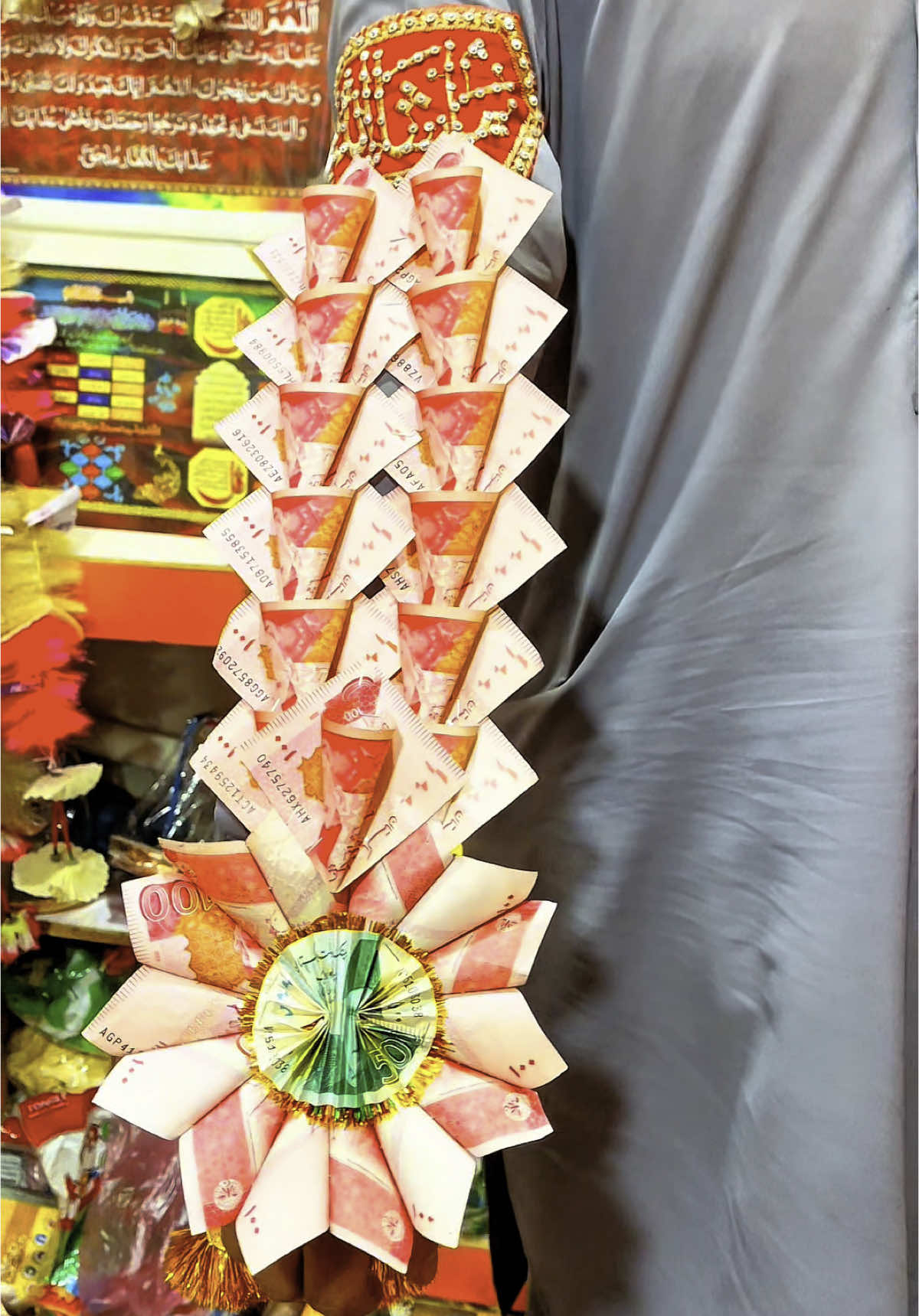 Asad khan decoration  Contact 03049150688 @zayandeceration #waddingroomdecoration #roomdecor #moneybouquet #flowerbouquet #faryou #faryou #trending #viralvideo #cardecoration #viraltiktok #viraltiktok 