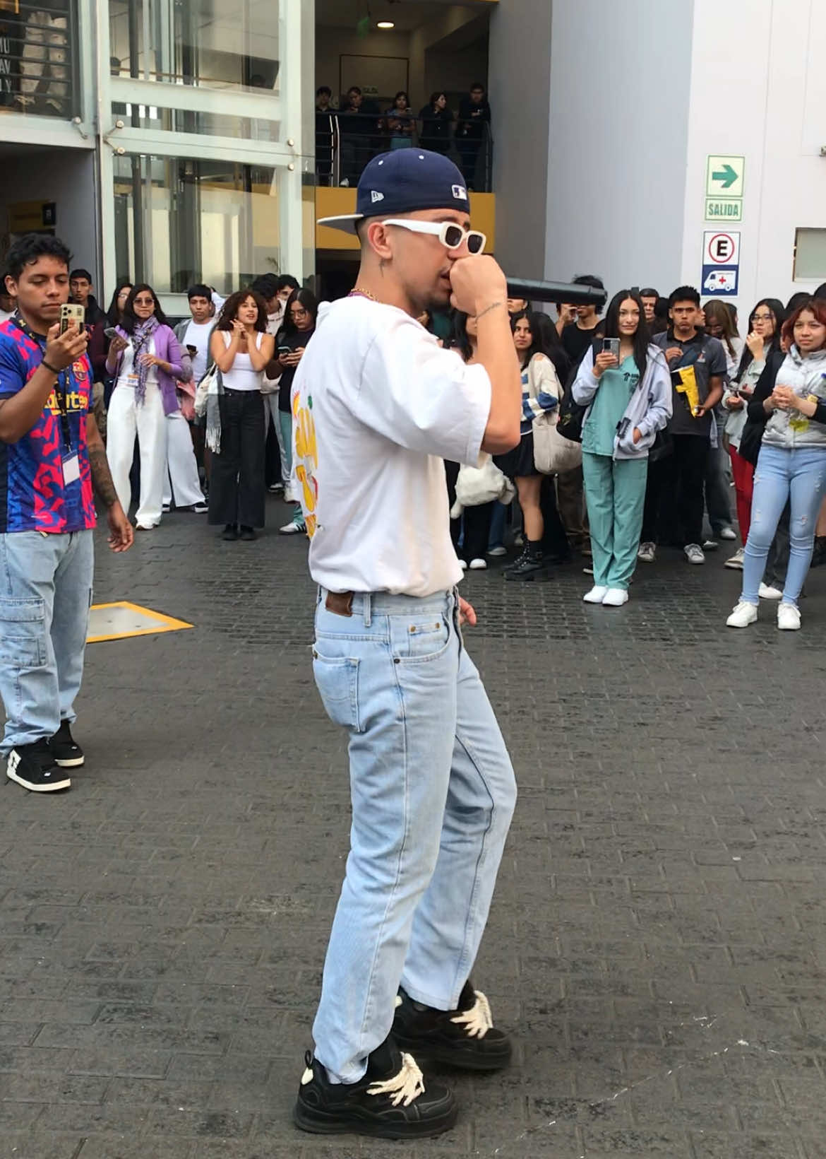 En la UPN #eoo #concert #badbunnypr #paratii #upn 
