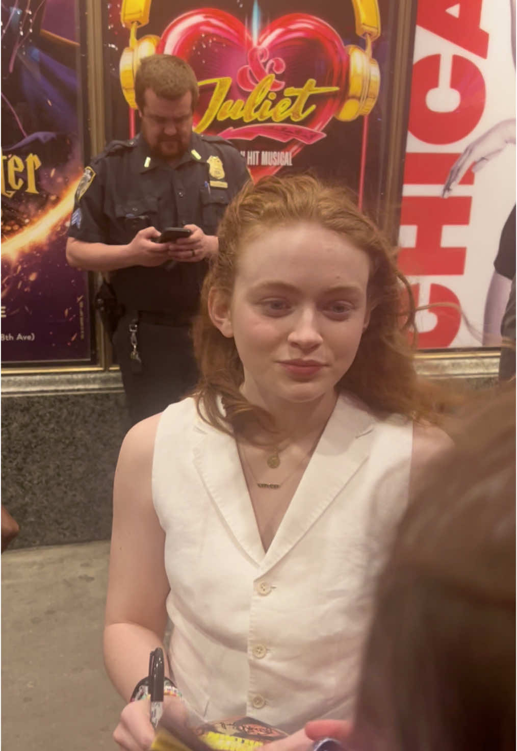 meeting #sadiesink 🥲🥲 after @John Proctor Is The Villain I literally turned red u guys I was so excited and it was so windy LOL but go see this incredible show it genuinely blew my mind!!!! The entire cast is so talented #broadway #theatre #fyp 