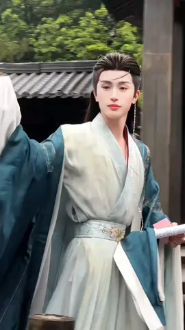 tuhkan apa kata gw dia tuh lebih ganteng pakek hanfu 🫠plisss yang tau namanya #zhangchi #aktorchina #fyp #shortdramachinese 