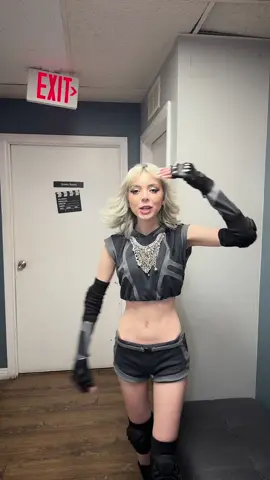 filming smth but i miss 2016🎥  #2016 #vine #2016throwback #dance 