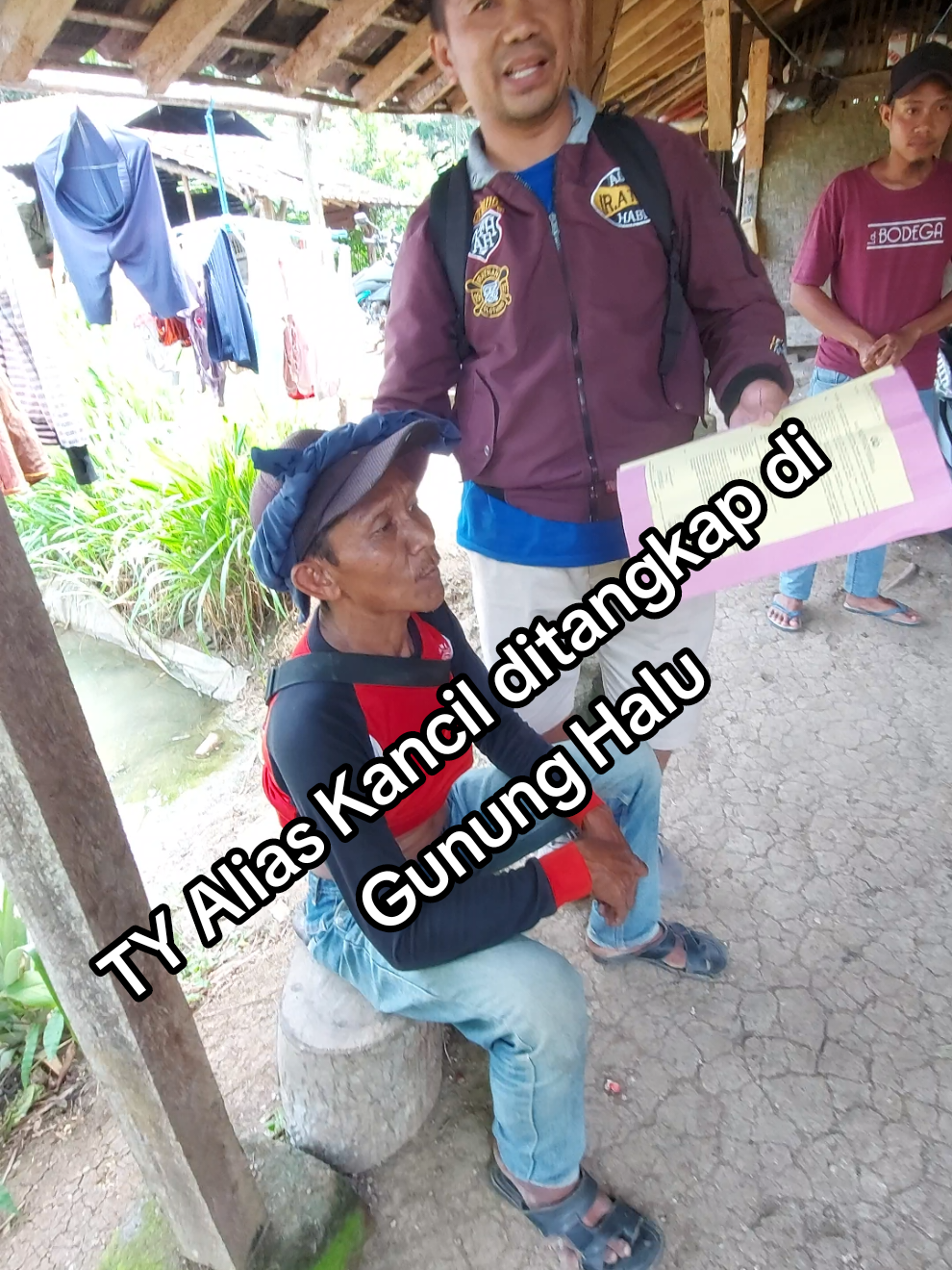 TY Alias Kancil ditangkap didesa Margasari Gunung Halu Cianjur Selatan saat sedang duduk di salah satu rumah Warga. #margasari #naringgul #jawabarat 