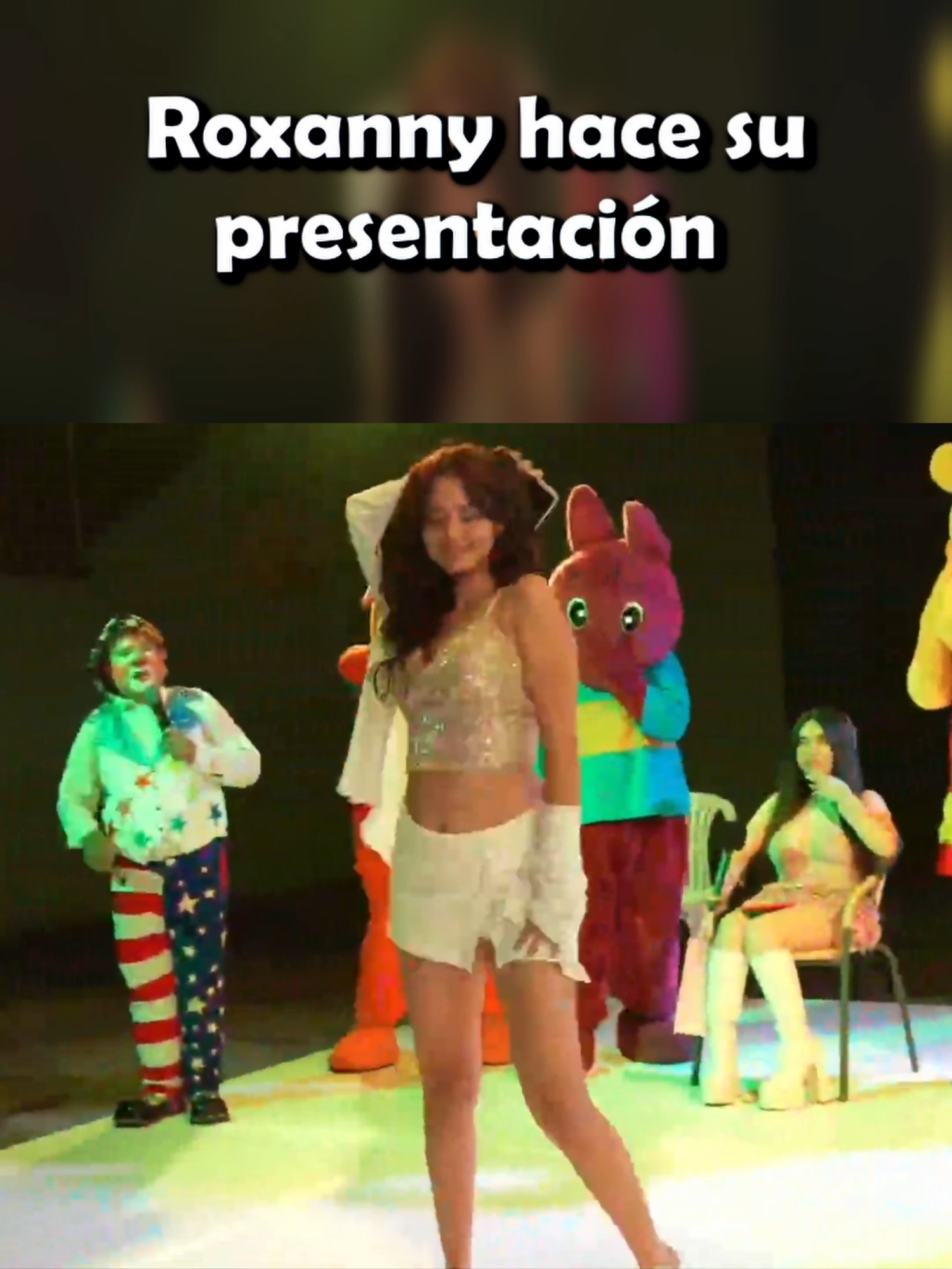 Roxanny se presenta en la pista de baile ❤️‍🔥​ #sandraskinsclips #sandraskins_fans #orochiarmy #sandraskins #smashdota #smashkins #streamer #kick #perú🇵🇪 #baile