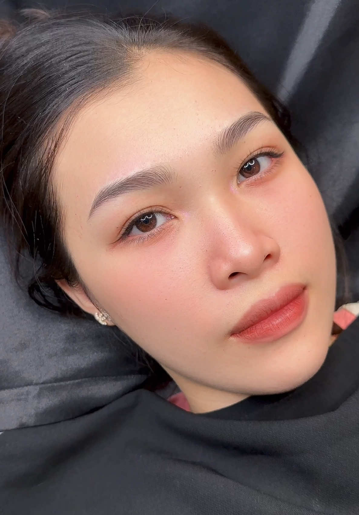 Mà sợi đẹp nhất thì nên bám theo shape lông khách để thiết kế là e thấy nó sẽ tự nhiên nhất #tramnguyenphunxambrvt #phunxambrvt #xuhuong #ilovetiktok #hairstroke #soisieuthuc 