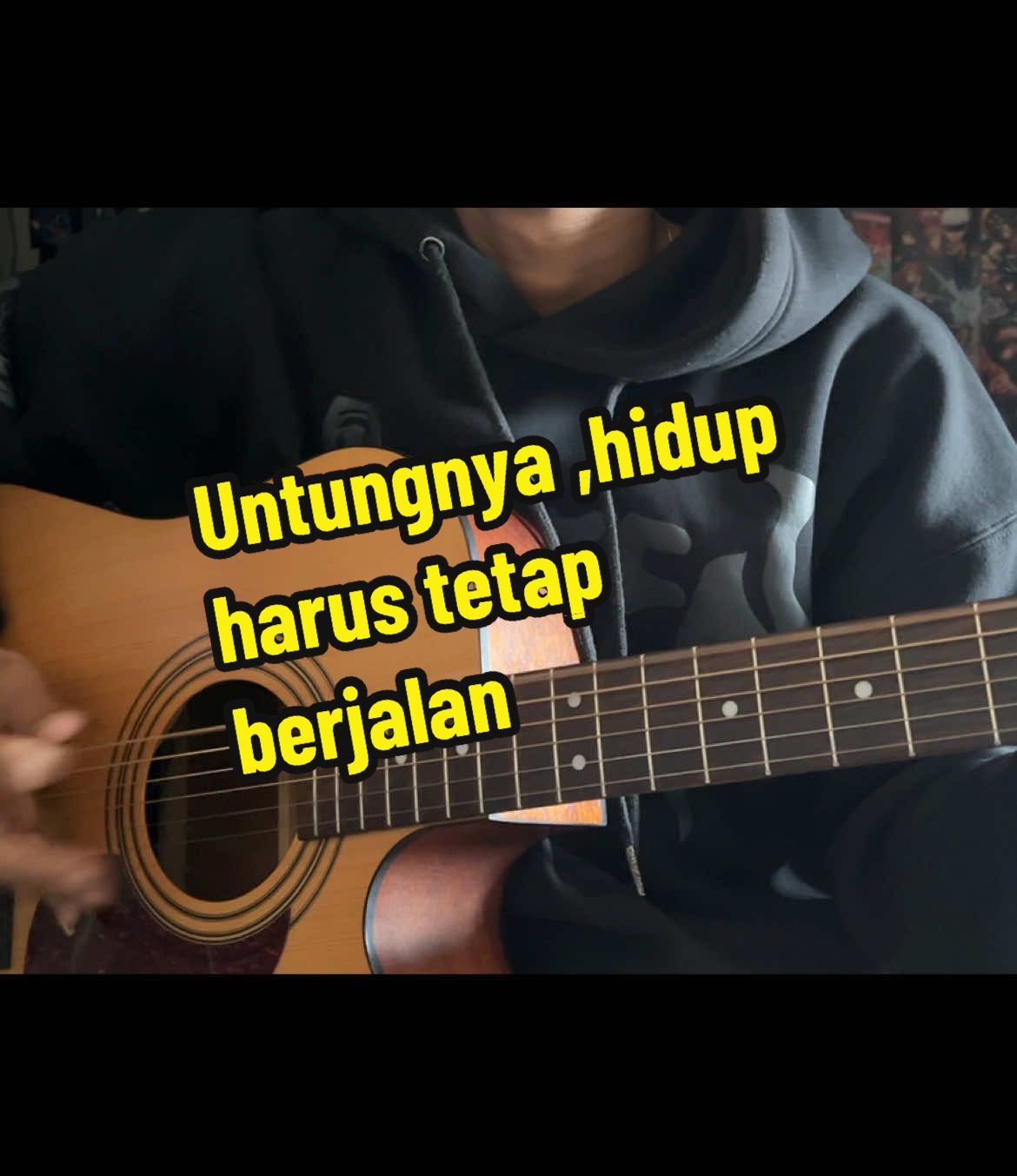 Membalas @Agunx Semfirdausz  Untungnya bumi masih berputar😵‍💫 #bernadya #untungnyahidupharustetapberjalan #coversong #guitarcover #poppunk #fypage 