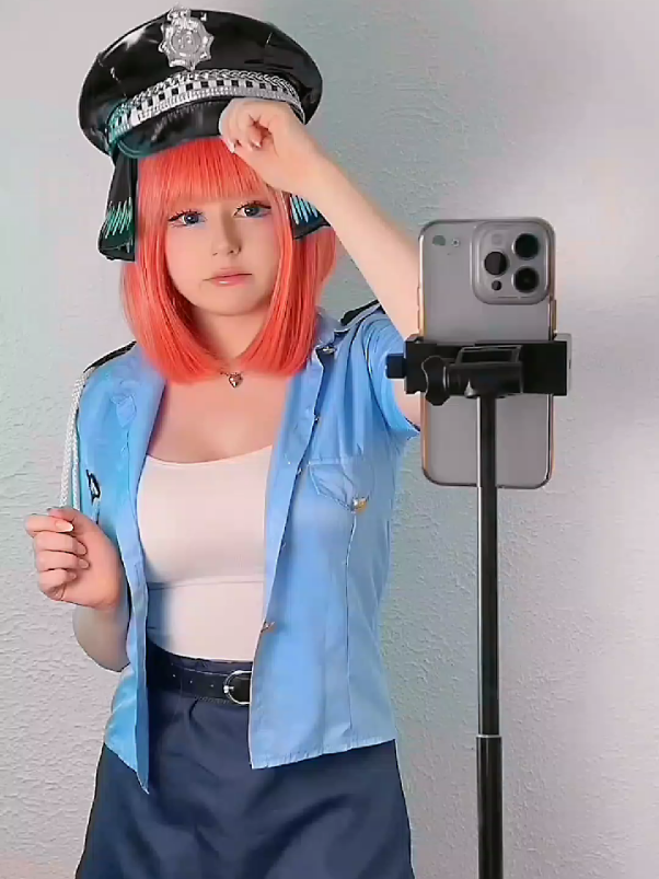 @twitch.tv/upminaa @mina #vira #paratii #mina #upminacos #alemania 
