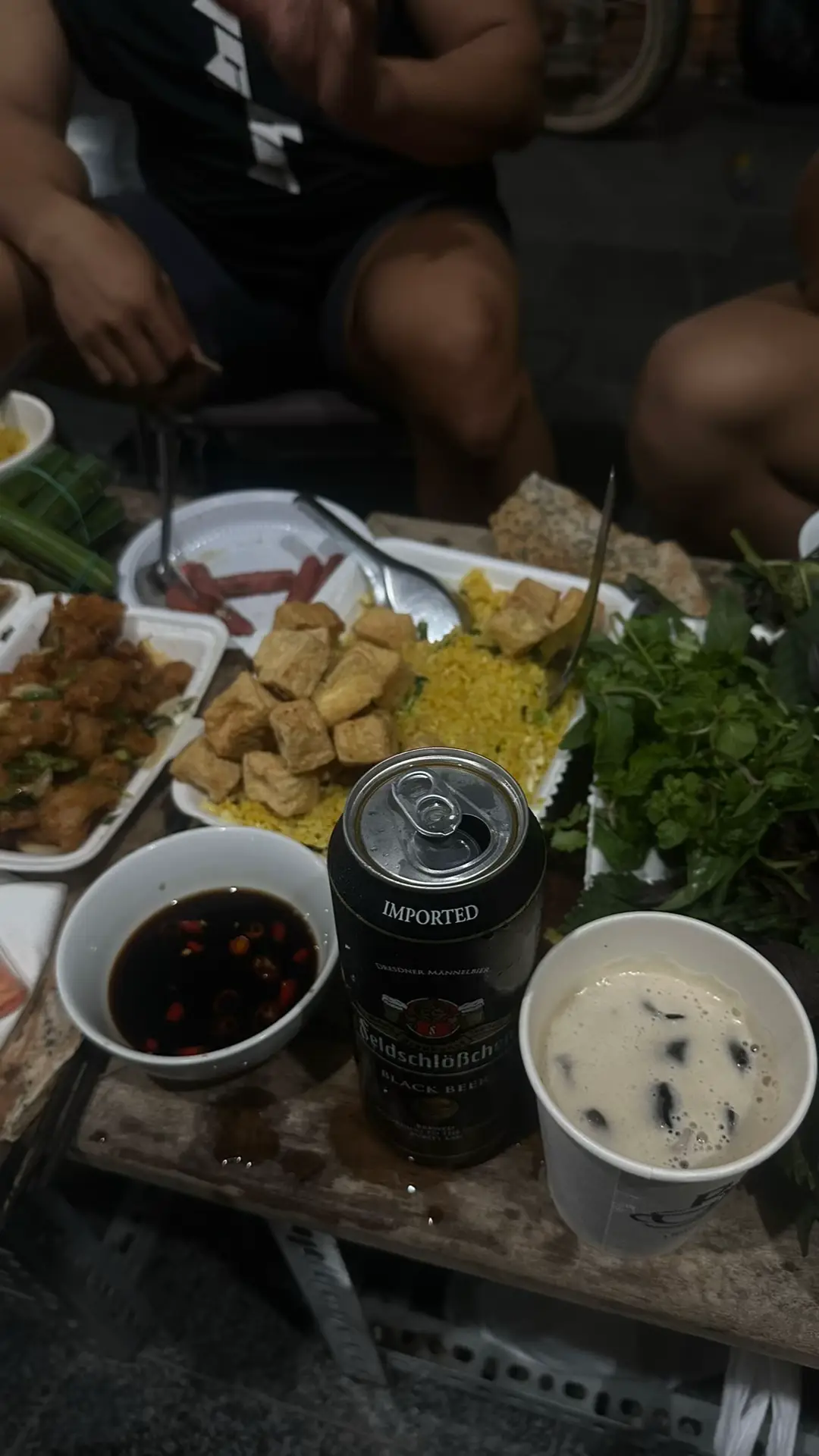 Người ta nói đúng,chân thành thì rẻ mạc, còn hiểu chuyện thì thiệt thòi, là do mình sai khi từ chối tất cả để hết lòng yêu người ta, nên giờ người tổn thương nhất lại là chính bản thân mình.