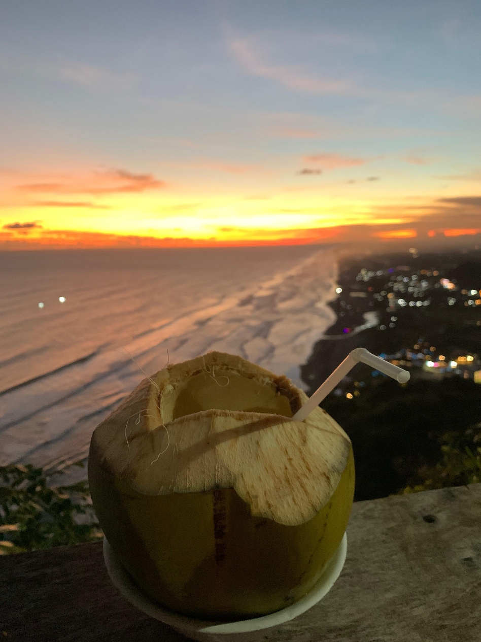 salah satu tempat terindah menikmati senja di jogja 🤎🧡🤍 #fyppppppppppppppppppppppp #bukitshokaview #parangtritis #pantaiparangtritis #bukitshokajogja #bukitsokaparangtritis 