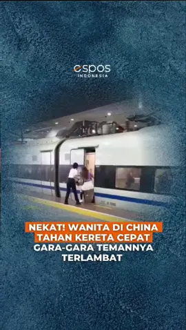 Beredar video di media sosial merekam aksi nekat seorang wanita di China yang menahan kereta cepat menggunakan kakinya. Insiden tersebut terjadi di Stasiun Kereta Api Shenzhen Utara, Provinsi Guangdong, China pada Jumat (18/4/2025). #trending #trendingvideo #fypagee #fypp #trendingnews #trendingtiktok #trendingnow #fypdong #trendy #trend #trendnews #viral #viralvideo #viraltiktok #fypppppppppppppppppppppp #newstiktok #virall #nekat#wanita #perempuan #tahan #kereta #keretacepat #teman #temanteman #terlambat #telat#ketinggalan #ketinggalankereta #stasiun #stasiunkereta #stasiunkeretacepat #shenzhen #shenzhenchina #guangdong #guangdongchina #china #tiongkok #chinatiktok #chinaviral #chinaviraltiktok