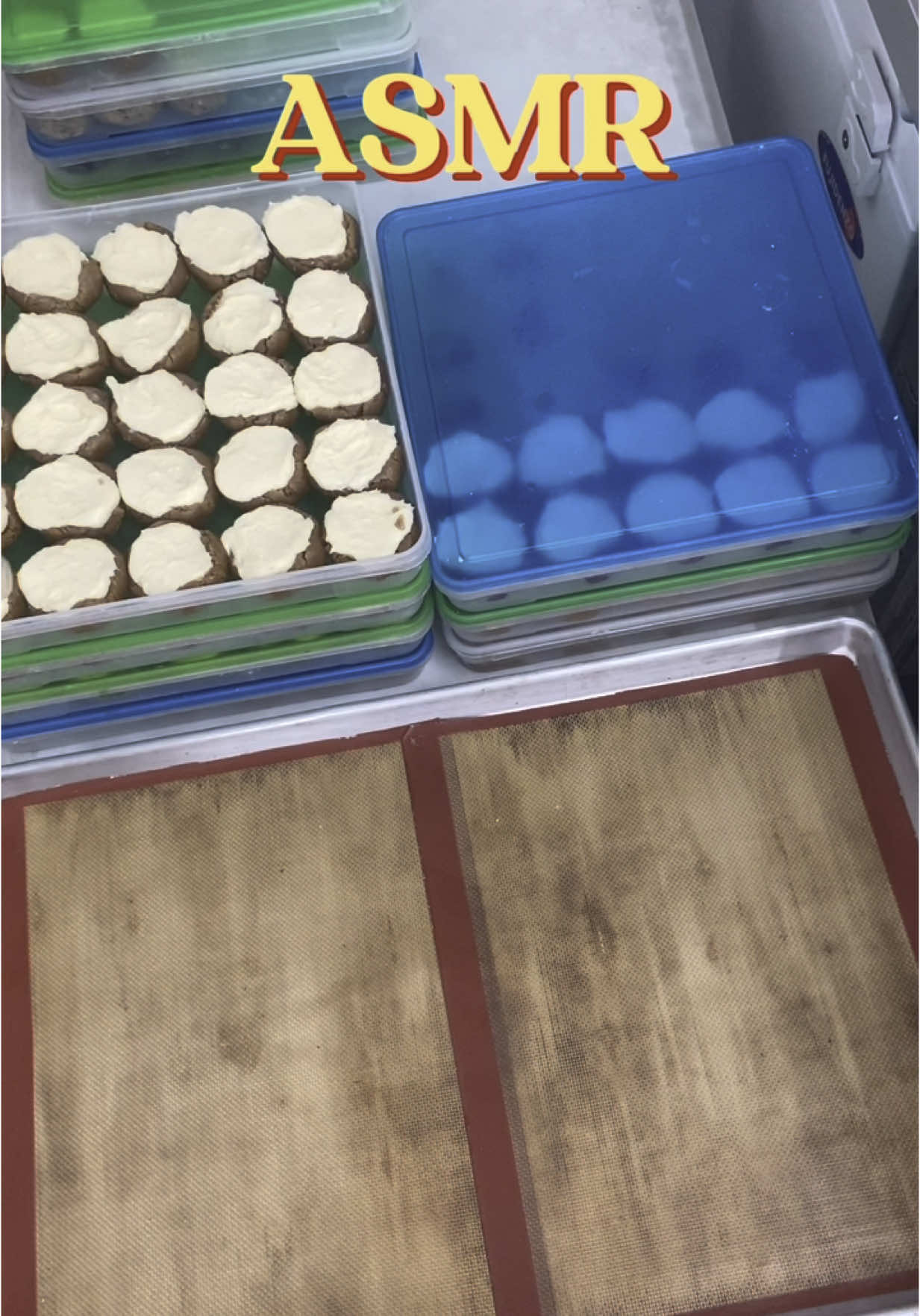 Fresh from the oven to your hands! Here’s a peek at how we bake and pack our 12 pcs Palm Size Cookies — each one crafted with care, baked to golden perfection, and packed with love. Ready to make your day sweeter? Grab your box now! #FreshlyBakedCookies #PalmSizeCookies #CookiesInBox #CookieLoversPH