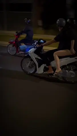 dạo biển đêm cùng lũ báo 🫰🏼🫰🏼🫰🏼#CapCut #tưsuoiphen #future125i #wave125i_ไฟเลี้ยวบังลม #future125i #futuredokieng #futurevietnam🇻🇳 