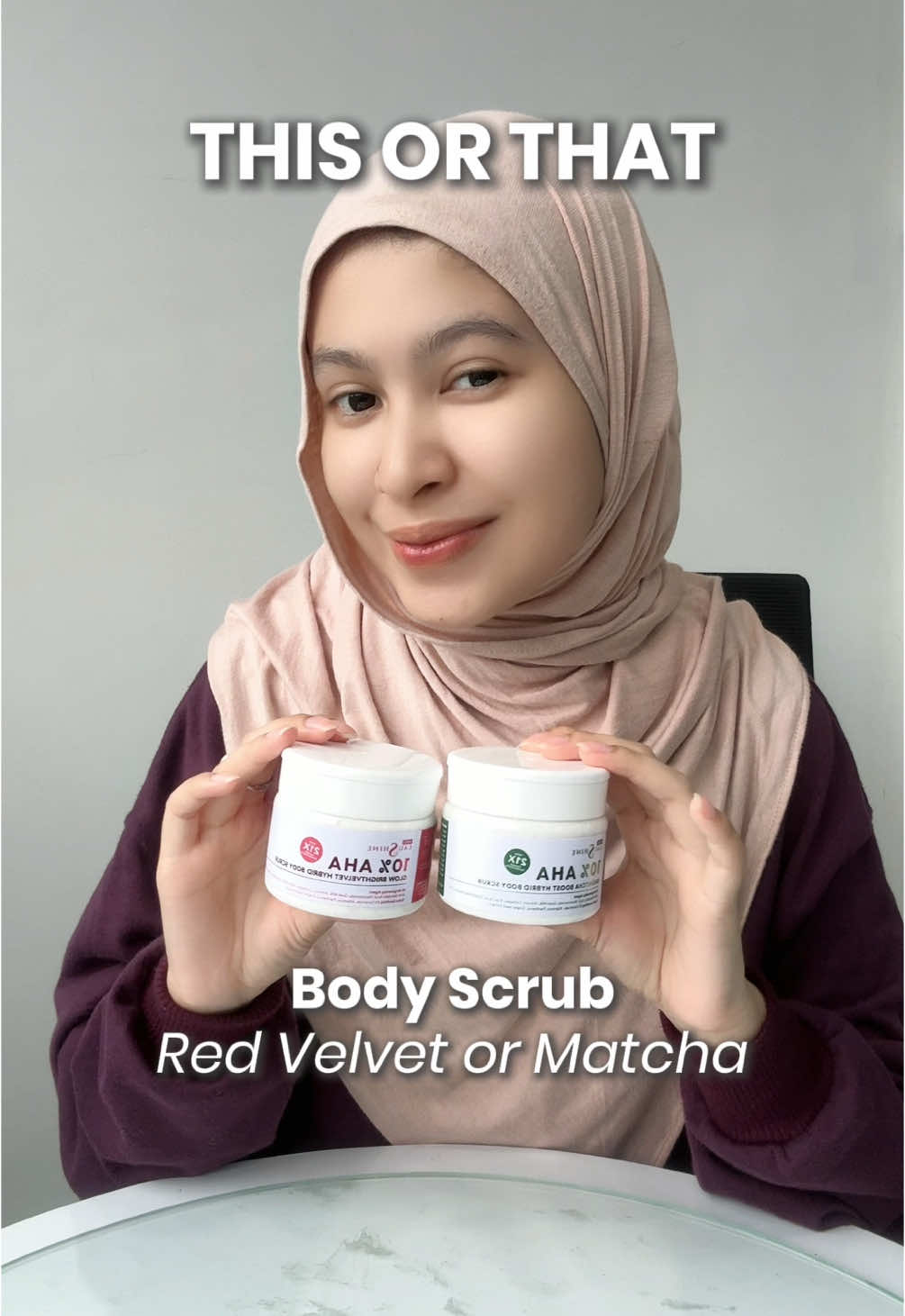 Kamu tim Body Scrub yang mana nih? Kalo suka aroma teh yang fresh bisa pilih matcha tapi kalo suka wangi cewe kue bisa pilih yang red velvet! #bodyscrub #bodyscrubmencerahkan #alphaarbutin #bodyserum #bodylotionmencerahkan #hbdostingmencerahkan #bodycarewhitening #bodyserummencerahkan 