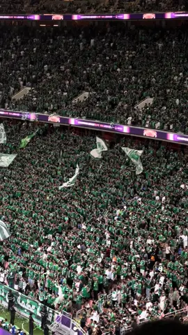 #الاهلي #النخبه_الاسيويه #جمهور_الاهلي #تصويري #ملعب_الجوهرة الجمهور كان تحفه فنيه ماقصرو الله يجبر قلوبنا ب البطوله💚🫶🏻@النادي الاهلي السعودي 