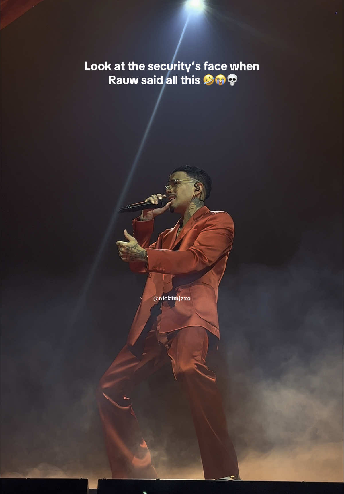 Security had himself a good laugh turned around real quick 🤣😭#rauwalejandro #rauwalejandroworldtour #cosanuestra #rauwalejandrofans #meetandgreet #elzorro 