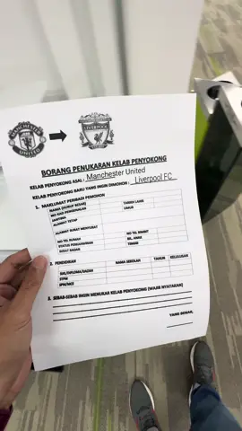 Tahun depan jgn tukar balik plak ye @Thor Adward ..welcome to the  club😂🤣 #primierleague2025 #liverpool #fyp #fy #liverpoolfc 