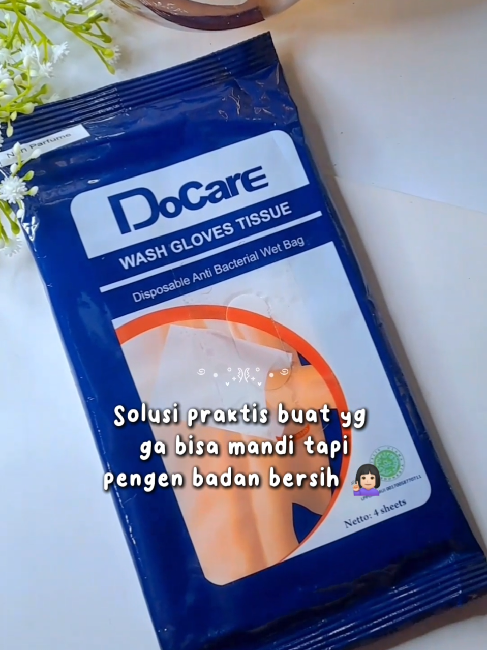 Solusi praktis buat yang berhalangan mandi. Pake handuk lap tisu basah ini aja! . . . #washglovestissue #docareindonesia #docare #washgloves #infokesehatan #bodycare