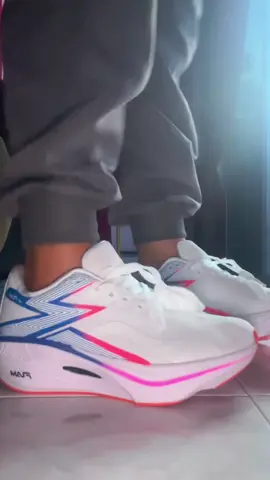 kasut running bajet tapi kualiti berbaloi giler beli.. kalau korang nak korang beli di beg kuning 🫶🏻😍 #runningshoes #flam #Running #pelari #pemularunning #lockbegkuning #affiliate #givemefreesample 